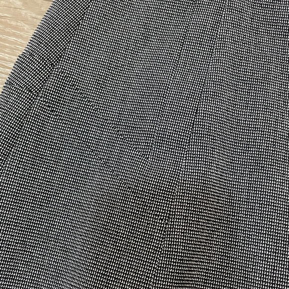 Express Studio Pencil Skirt black & white design. Size 4. - Picture 4 of 4